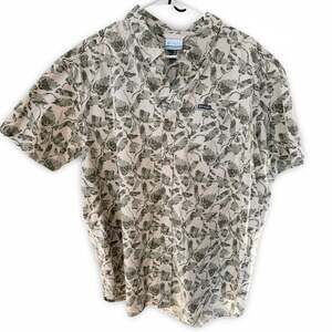 Columbia Rapid Rivers Button Down Leaf Pattern Men’s XL